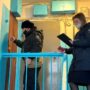 Приставы арестовали телефон и автобус