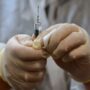 Прививку от ковида своим детям балаковцы делать не торопятся