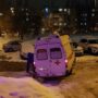 Скорая помощь не смогла проехать во дворе на Комсомольской
