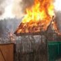 Сгорело всё полностью: в Балаковcком районе огонь уничтожил дачный участок