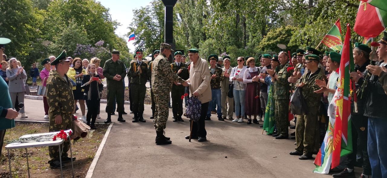 28 мая чей праздник. День пограничника в Кимрах. День пограничника в Кисловодске 2022. 28 Мая день пограничника. Памятник пограничникам Балаково.