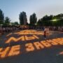 Сегодня в Балаково около Обелиска зажгли 10 тысяч свечей