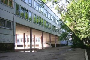 В Балаково 27 пожарных тушили пожар в подвале школы