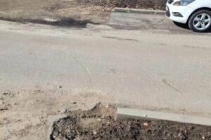 В Балаково жители пожаловались на некачественный ремонт дороги