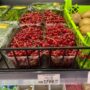 Балаковцев удивила магазинная цена на красную смородину