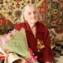 «Было нелегко, приходилось даже копать противотанковые траншеи»: участница Великой Отечественной войны отметила 100-летие
