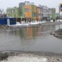 В Балакове огромная лужа отрезала вход в детский сад «Ладушки»