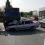 На шоссе Королева в Балаково автомобиль въехал под колеса грузовика