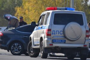 В Балаково мотоцикл врезался в иномарку