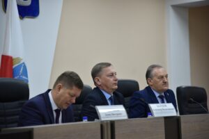 Коммунальщики не успели украсить Балаково к празднику вовремя