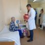 Ветерана из Балаково поздравили с Днем Победы в больнице
