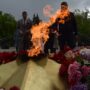 В День Победы балаковцы возложили цветы к вечному огню