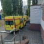 Недоношенную двойню из Балаково доставили на реанимобилях в Саратов