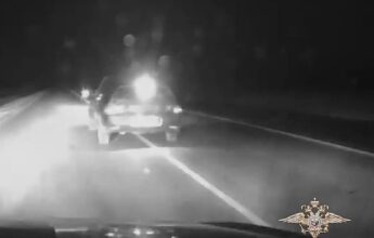 Подросток устроил опасную погоню с ДПС, едва не сбив женщину с ребенком