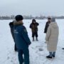 Балаковские рыбаки рискуют жизнью и ловят рыбу даже лежа