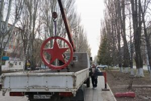 В Балаково началось благоустройство Аллеи Славы