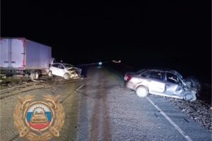 В двойном ДТП на трассе погиб человек