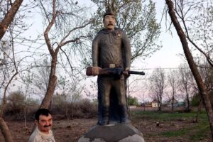 Балаковский милиционер в отставке создал Монумент Славы