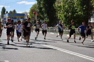 Легкоатлетическая эстафета в память о Великой Победе прошла в Балаково