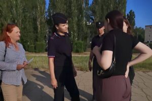 В Балаково на набережной задержали подростков с сигаретами и алкоголем