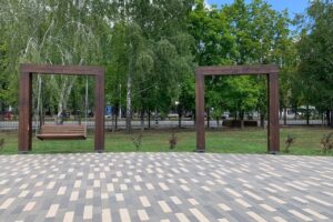 Качели «сложили крылья»: опасные конструкции демонтированы из парка Балакова