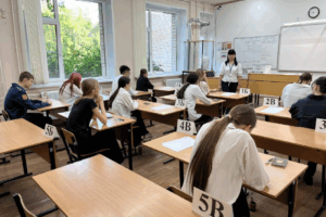 Школьники региона сдали экзамены по физике и обществознанию