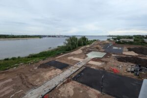 Глава Балакова отказался продлевать контракт на строительство набережной у моста Победы