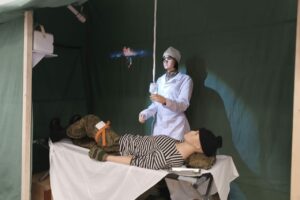 Участник боевых действий стал экскурсоводом музея истории СВО в Саратове