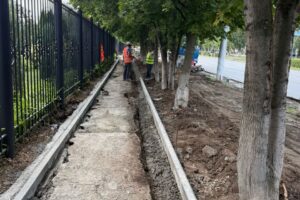 Балаково меняет лицо: началось обновление тротуаров и парковочных зон