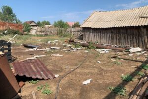 Шторм в Балаковском районе: поврежден ФАП и частные дома