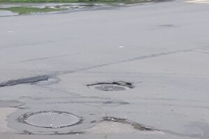 В Балаково выявлены опасные смотровые колодцы