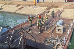 Пожар в трюме танкера тушили огнеборцы в Балаково
