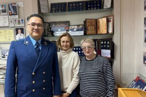 Ветераны прокуратуры осмотрели личные вещи и архивные документы