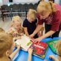 Полисенсорные книги подарила детям с нарушениями зрения Саратовская ГЭС