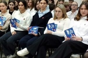 Балаковским школьникам вручили паспорта