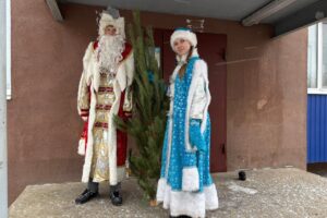 Балаковские волонтёры дарят Новый год детям защитников Отечества