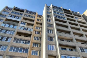 Жильцы балаковской новостройки больше года ждали устранения недоделок