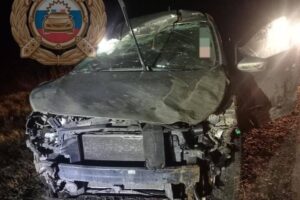 На балаковской трассе перевернулась иномарка