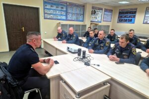 Инспектор ГИБДД провёл профилактические встречи с пожарными и росгвардейцами Балаково