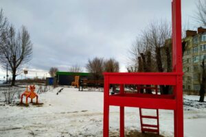 В яркое арт-пространство превращается заброшенный пустырь в Балаково