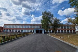 Сёла Балаковского района вошли в программу ремонта школьных дворов и площадок