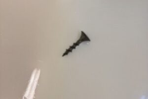 Двухлетний малыш в Балаково проглотил саморез