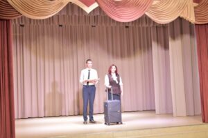 Чемодан опыта, стендап и песня. В Балаково стартовал конкурс «Учитель года»