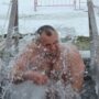 Около 2500 балаковцев приняли участие в Крещенских купаниях
