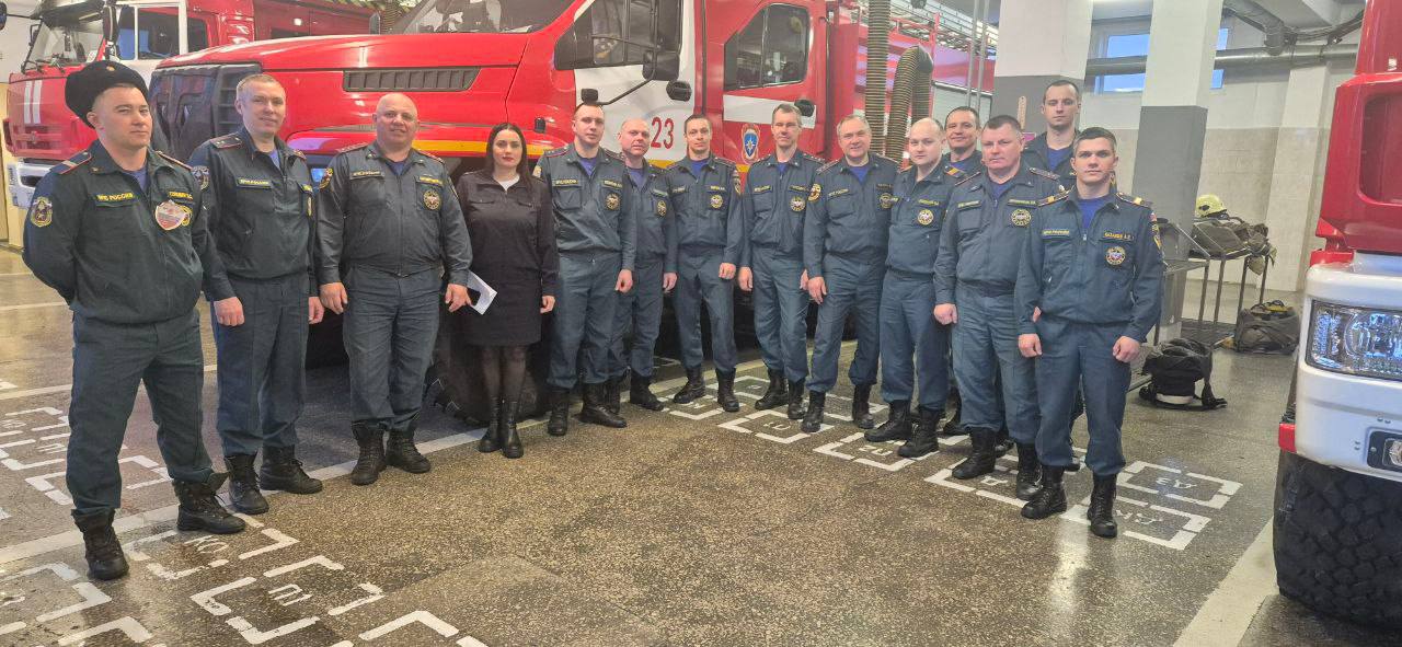 О ПДД госавтоинспекторы напомнили пожарным водителям Балаково