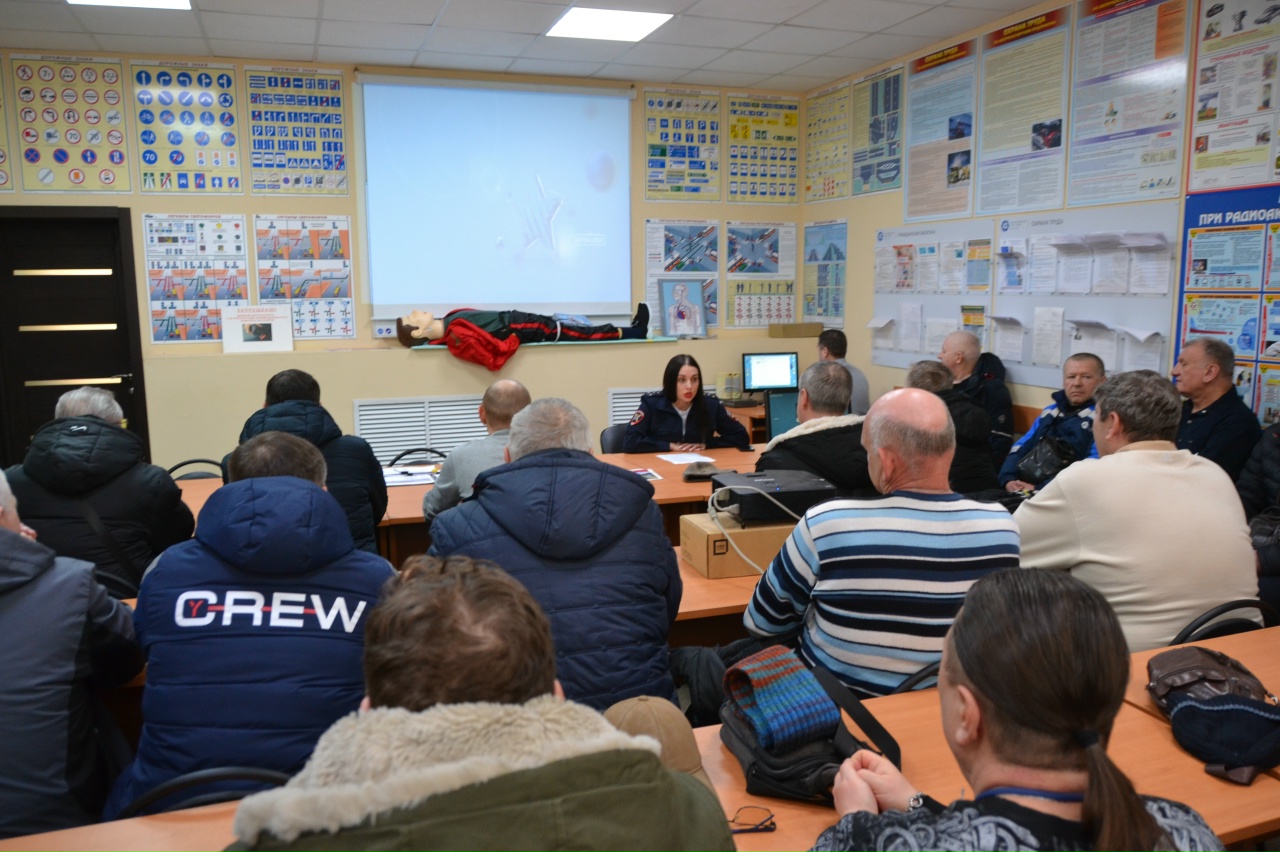 Балаковские водители автобусов обсудили с инспектором ГИБДД опасные участки дорог