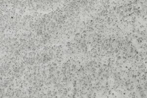 Балаковцы обвиняют маслозавод в выбросах и черном снеге