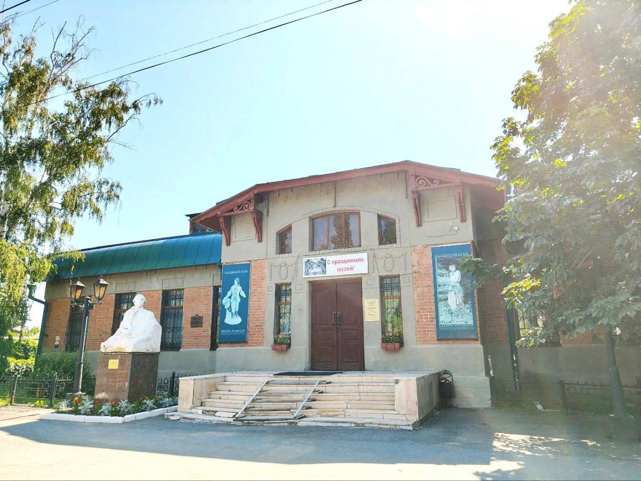 Гирлянды и старинные печи. Балаковская галерея получила охранную грамоту