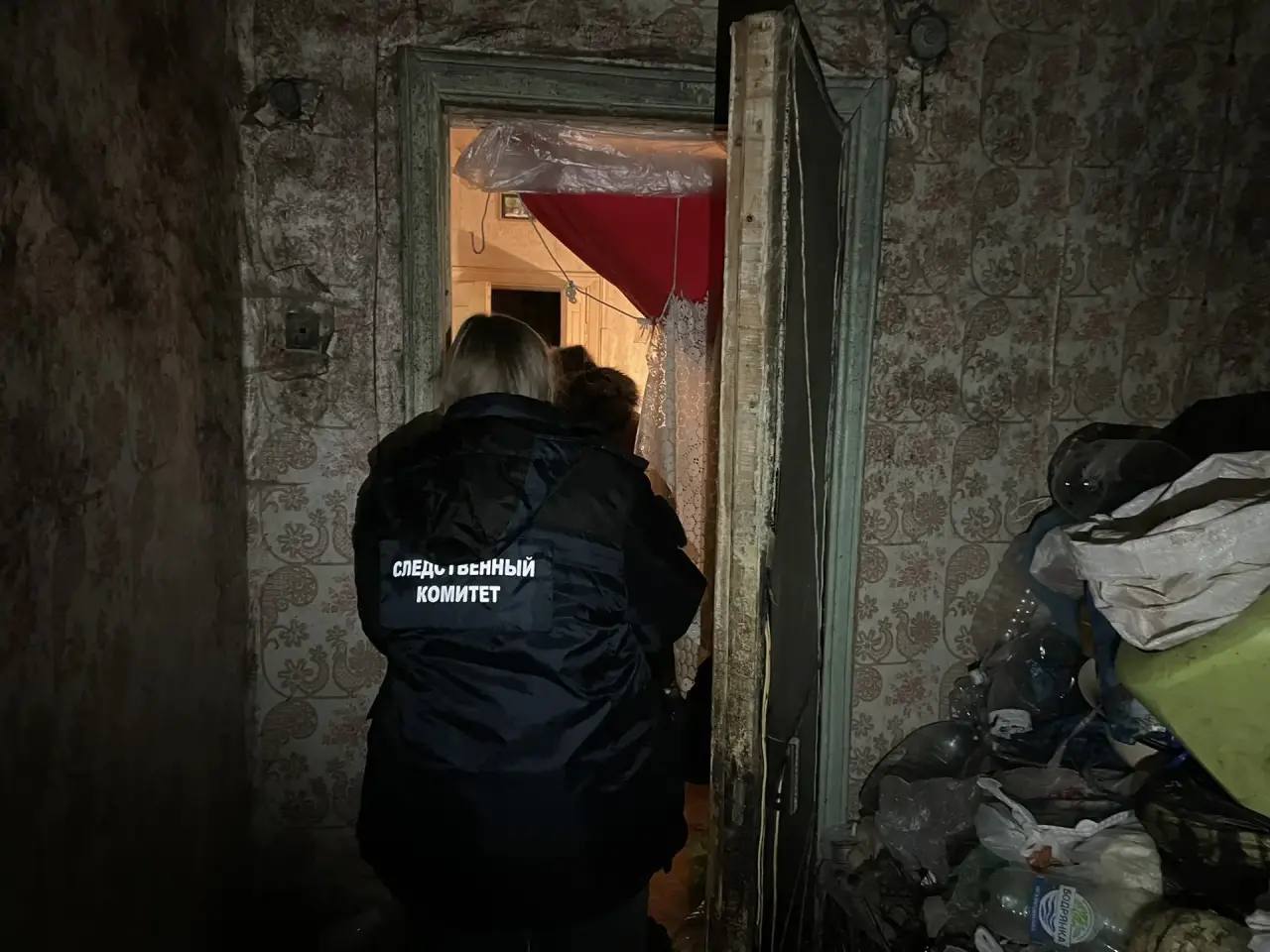 Девочка погибла, упав с качелей. Трагедия в одном из сел Саратовской области