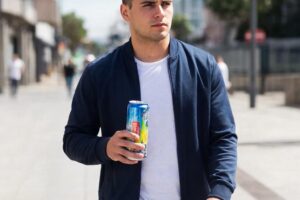 Безопасный заряд бодрости. В России введут жесткий ГОСТ на энергетики